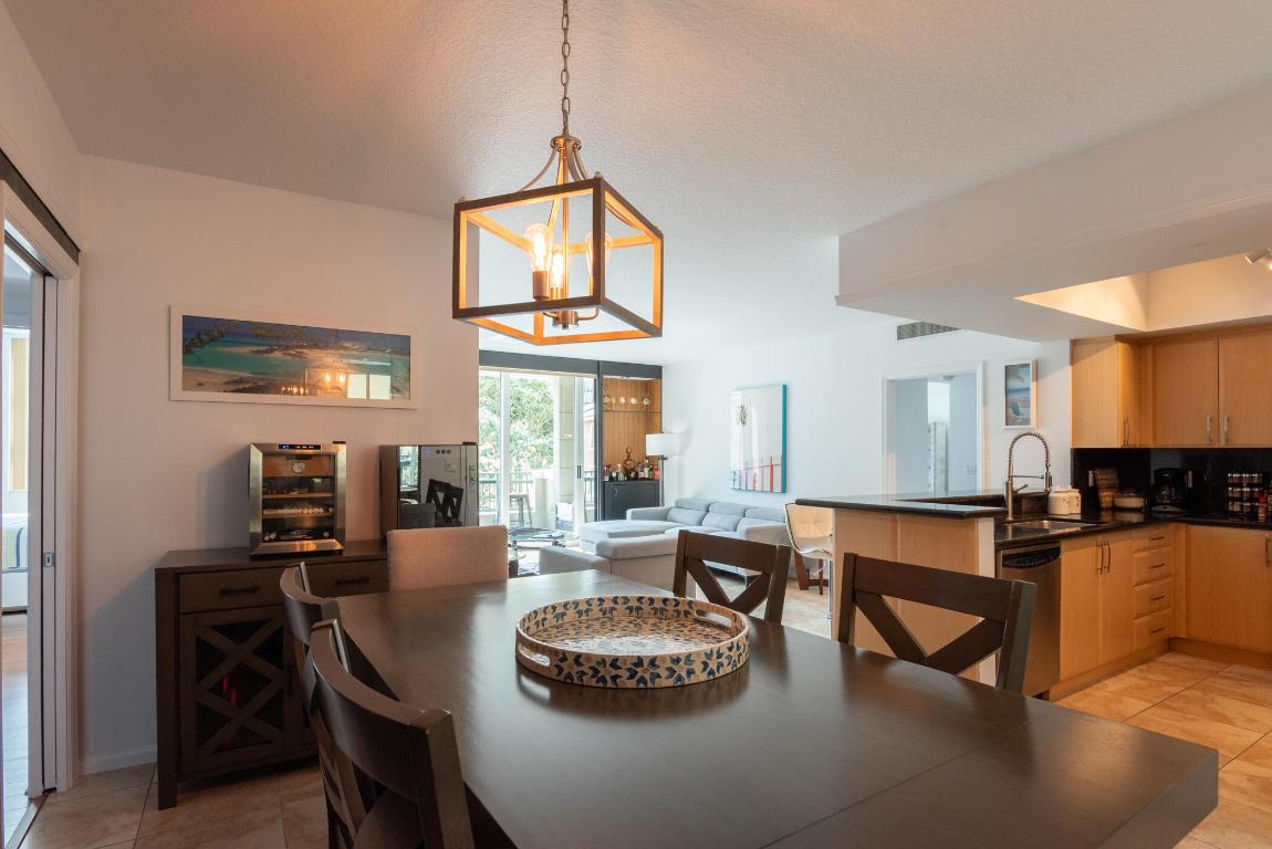 403 S Sapodilla Avenue 207