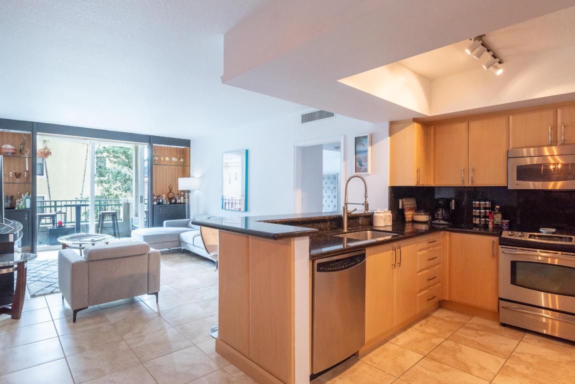 403 S Sapodilla Avenue 207