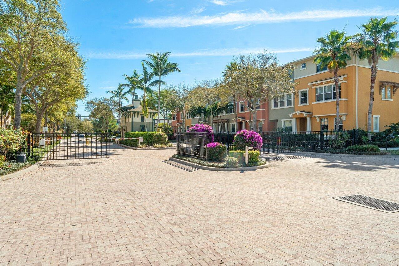 CITYSIDE CONDO - Residential Lease