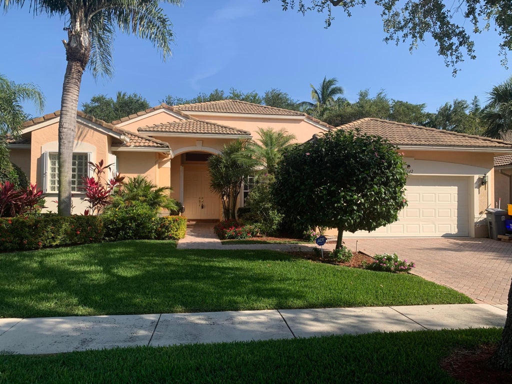 Photo of 7642 New Ellenton Drive, Boynton Beach, FL 33437 (MLS # B26079604)