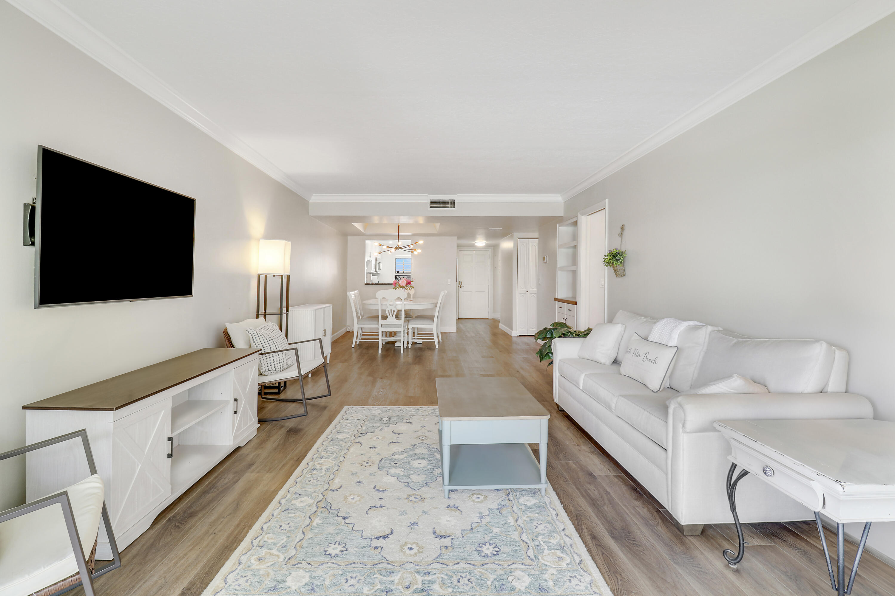 SHUTTERS CONDO - Residential