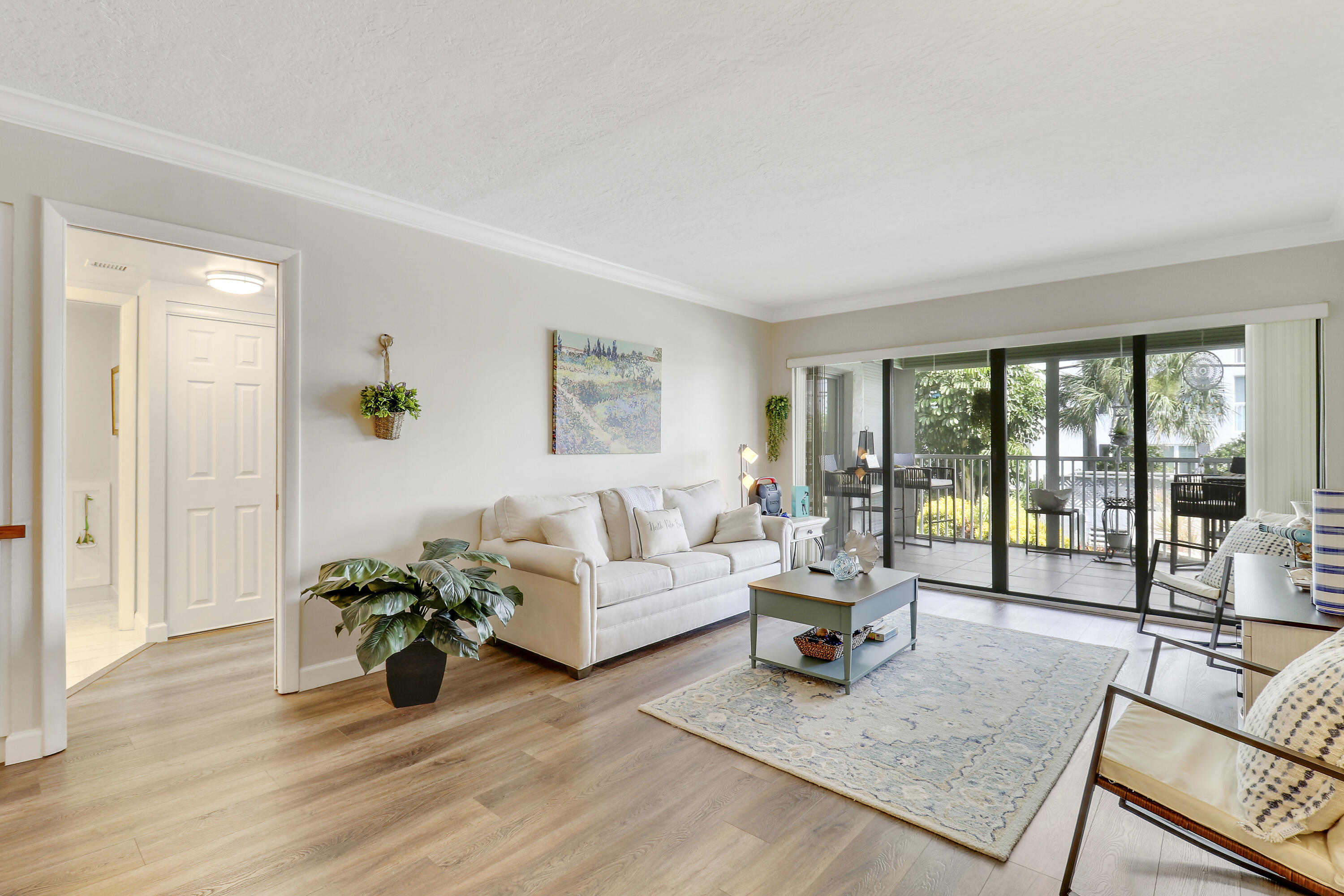 SHUTTERS CONDO - Residential