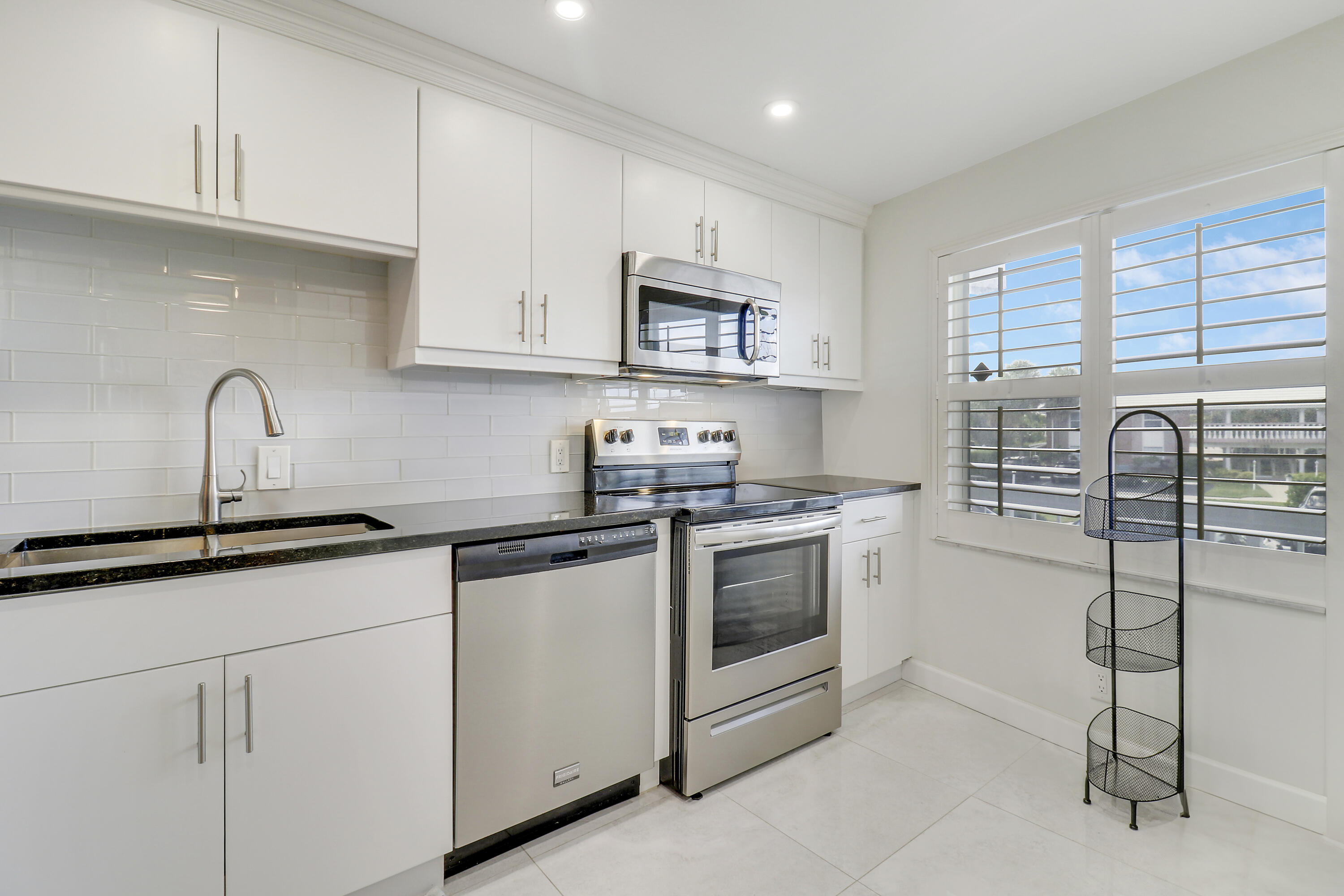 SHUTTERS CONDO - Residential