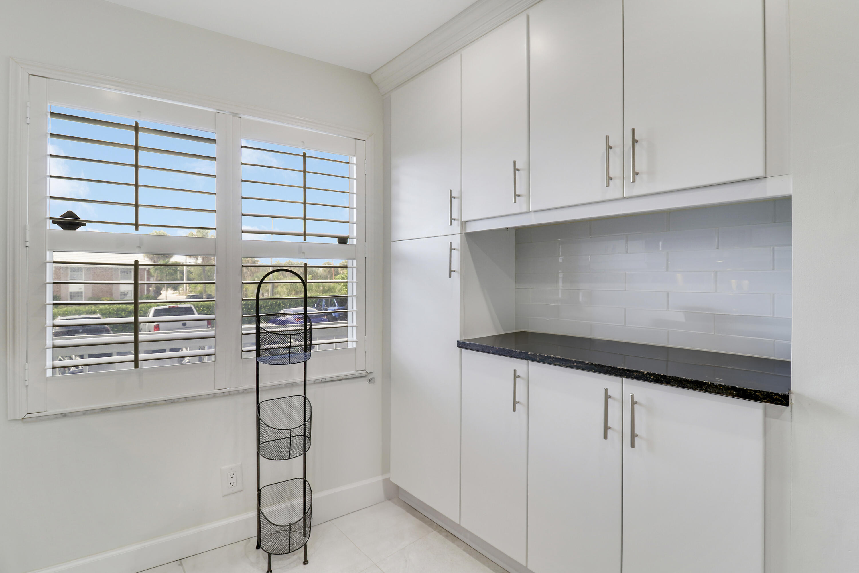 SHUTTERS CONDO - Residential