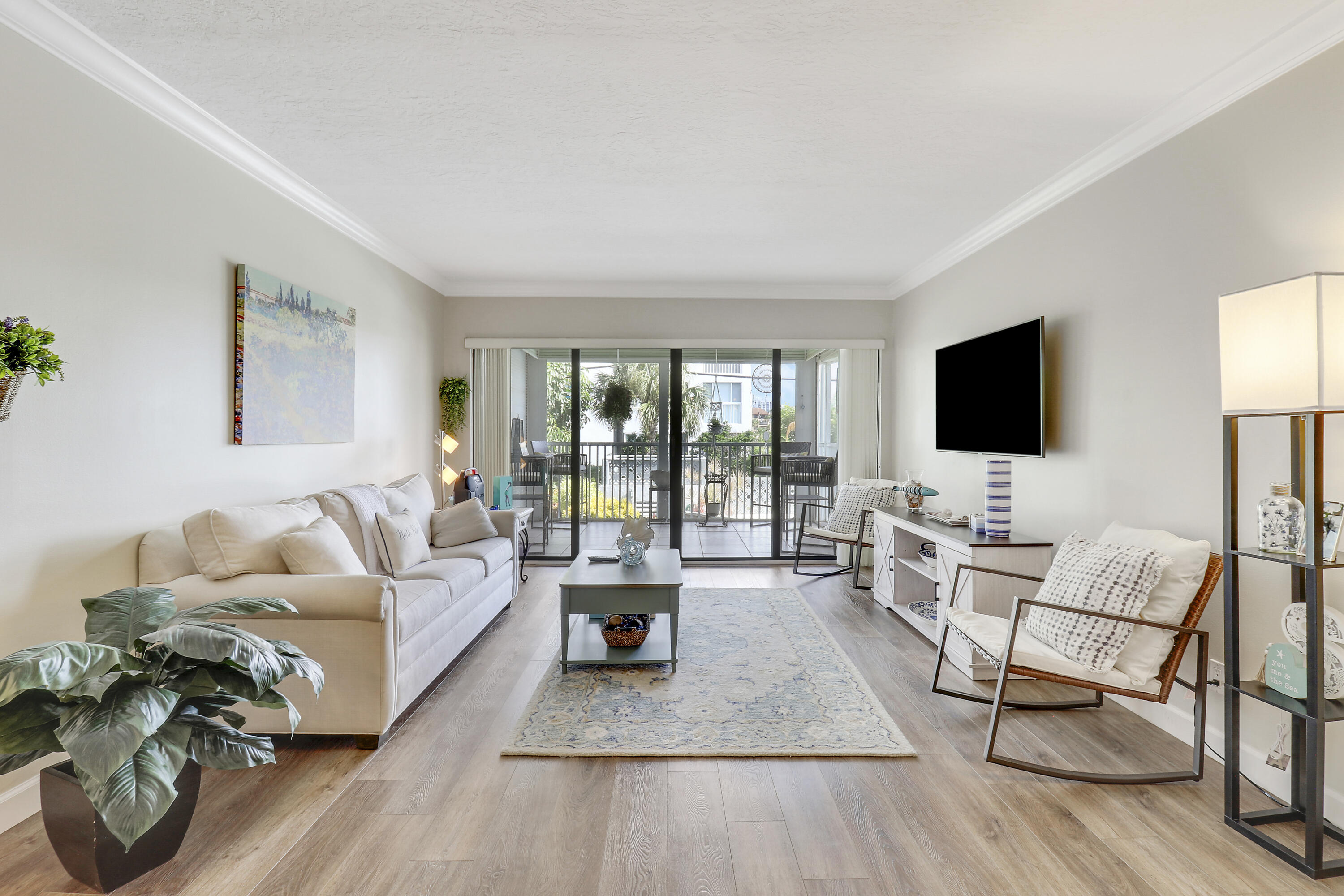 SHUTTERS CONDO - Residential