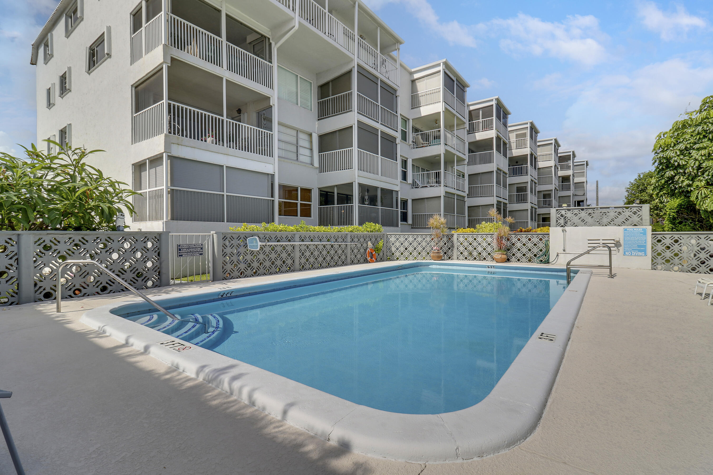 SHUTTERS CONDO - Residential