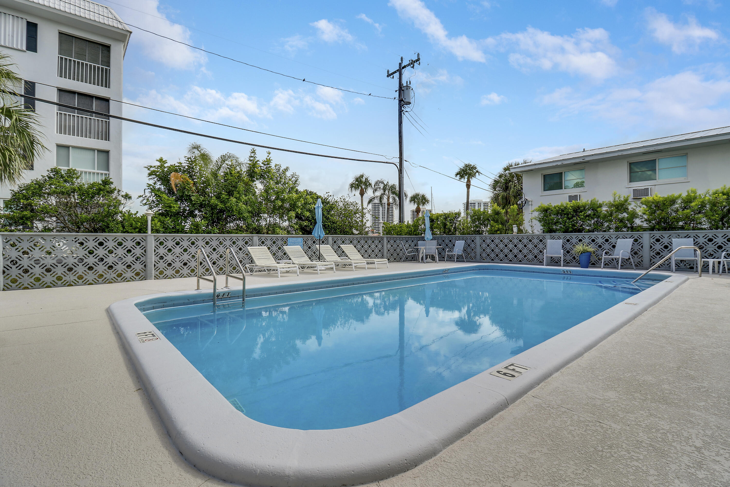 SHUTTERS CONDO - Residential