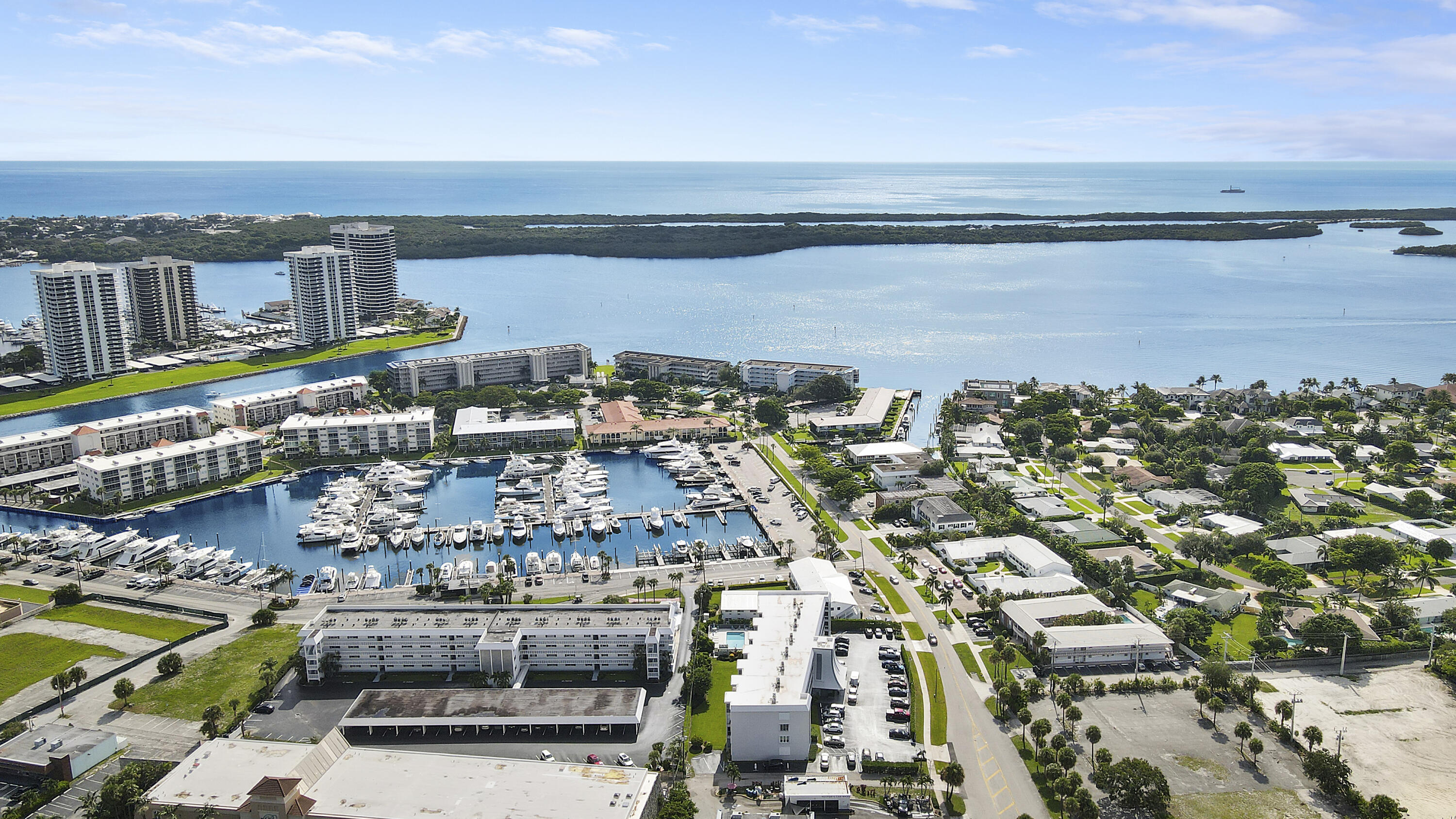 SHUTTERS CONDO - Residential