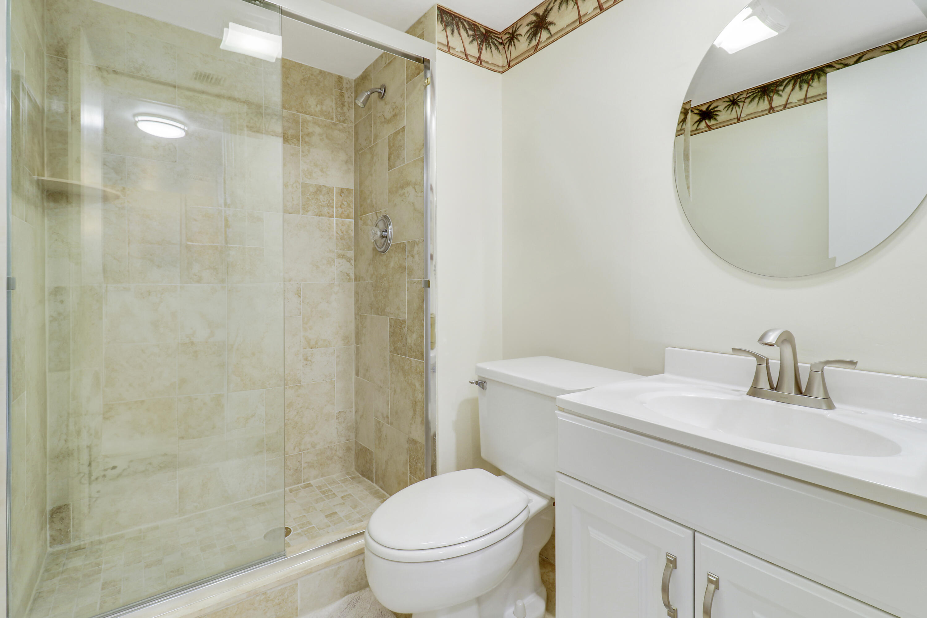 SHUTTERS CONDO - Residential