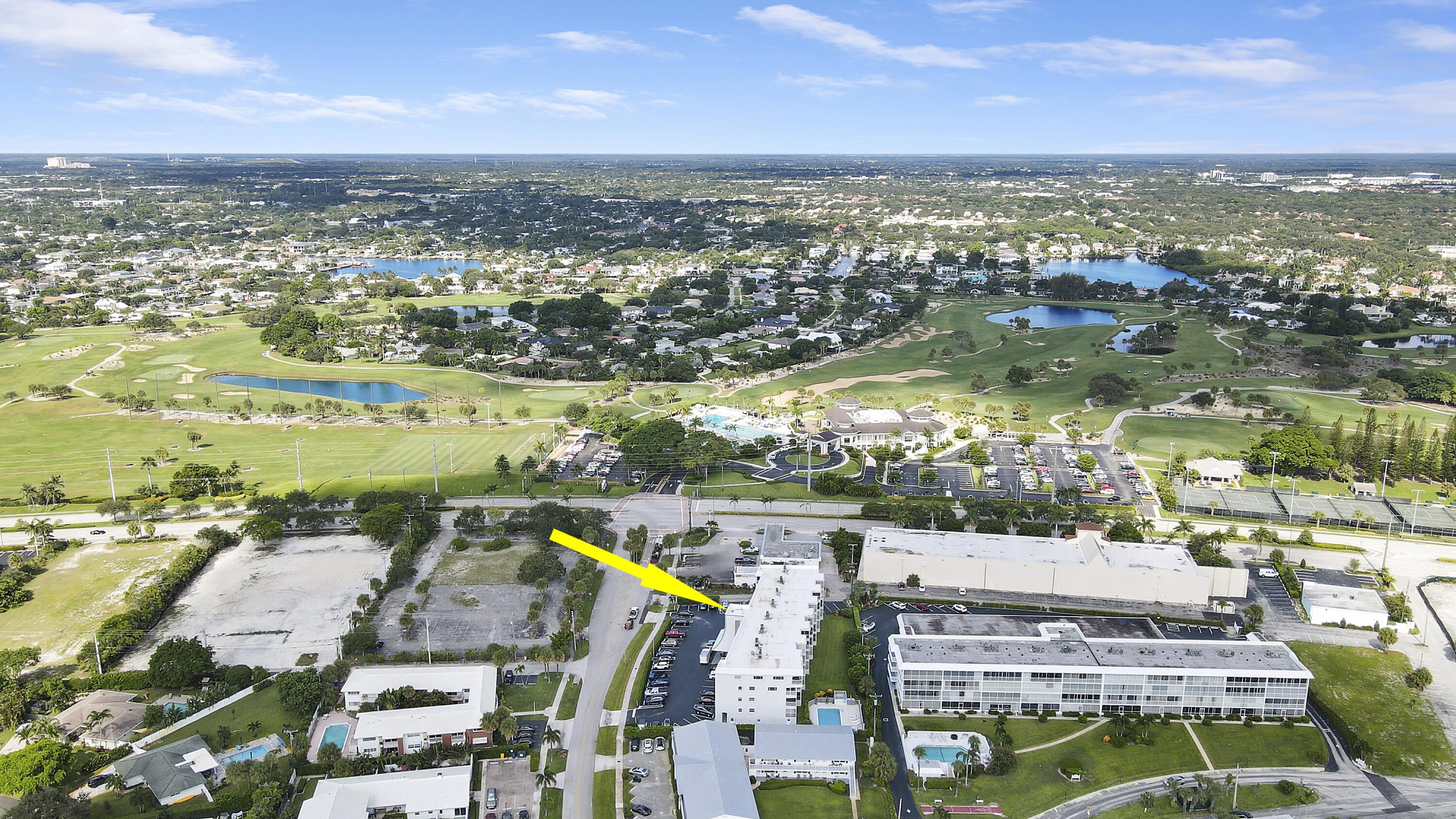 SHUTTERS CONDO - Residential