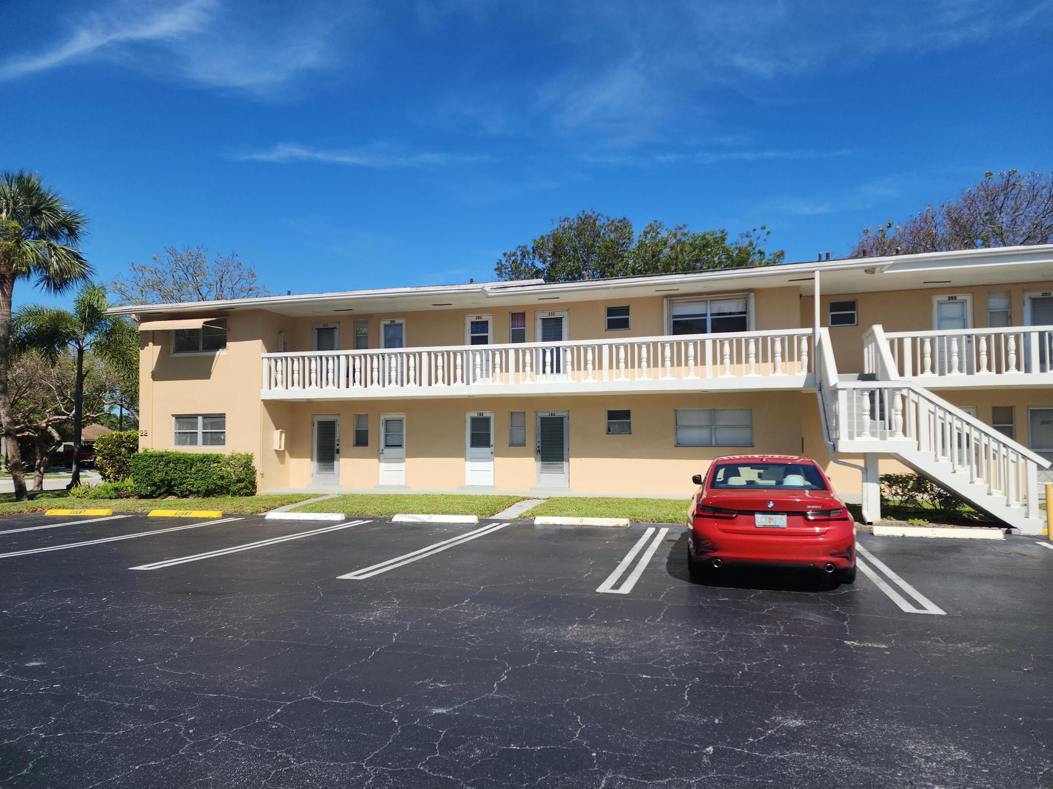 View Boynton Beach, FL 33435 condo