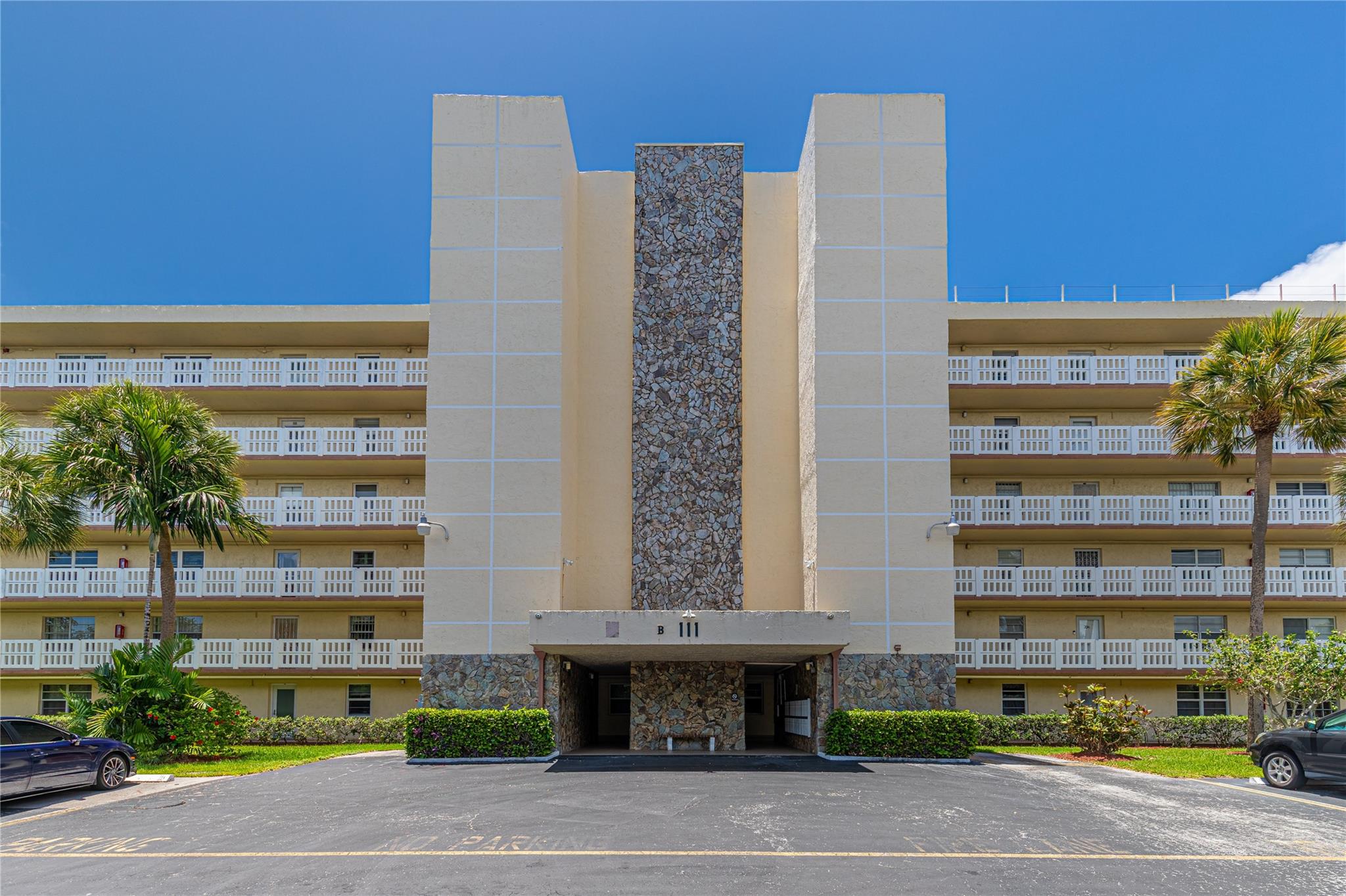 MEADOWBROOK LAKES - Residential