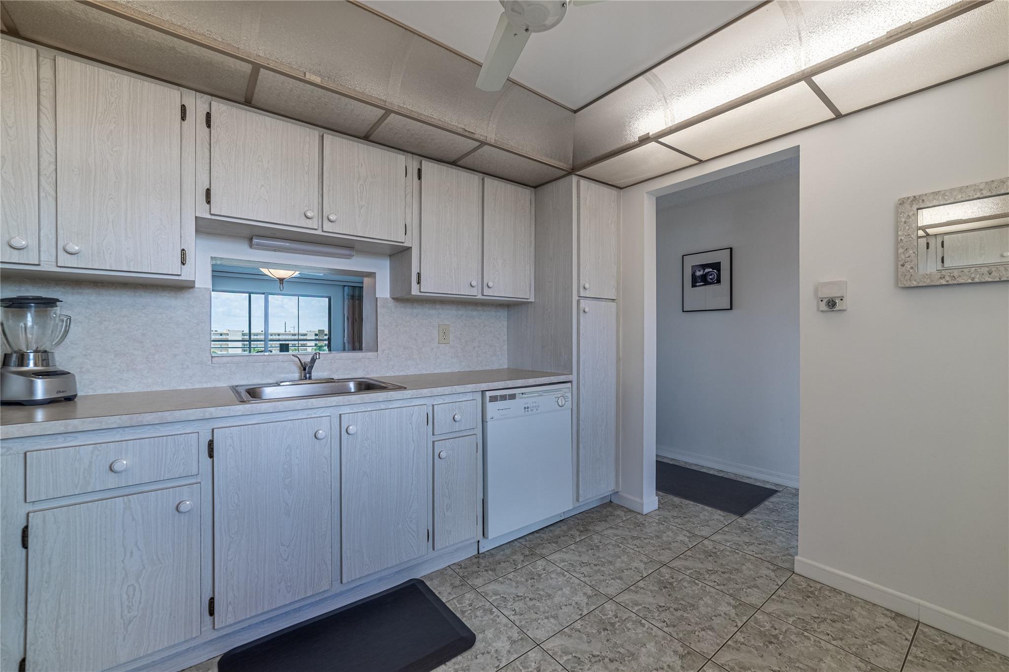 MEADOWBROOK LAKES - Residential