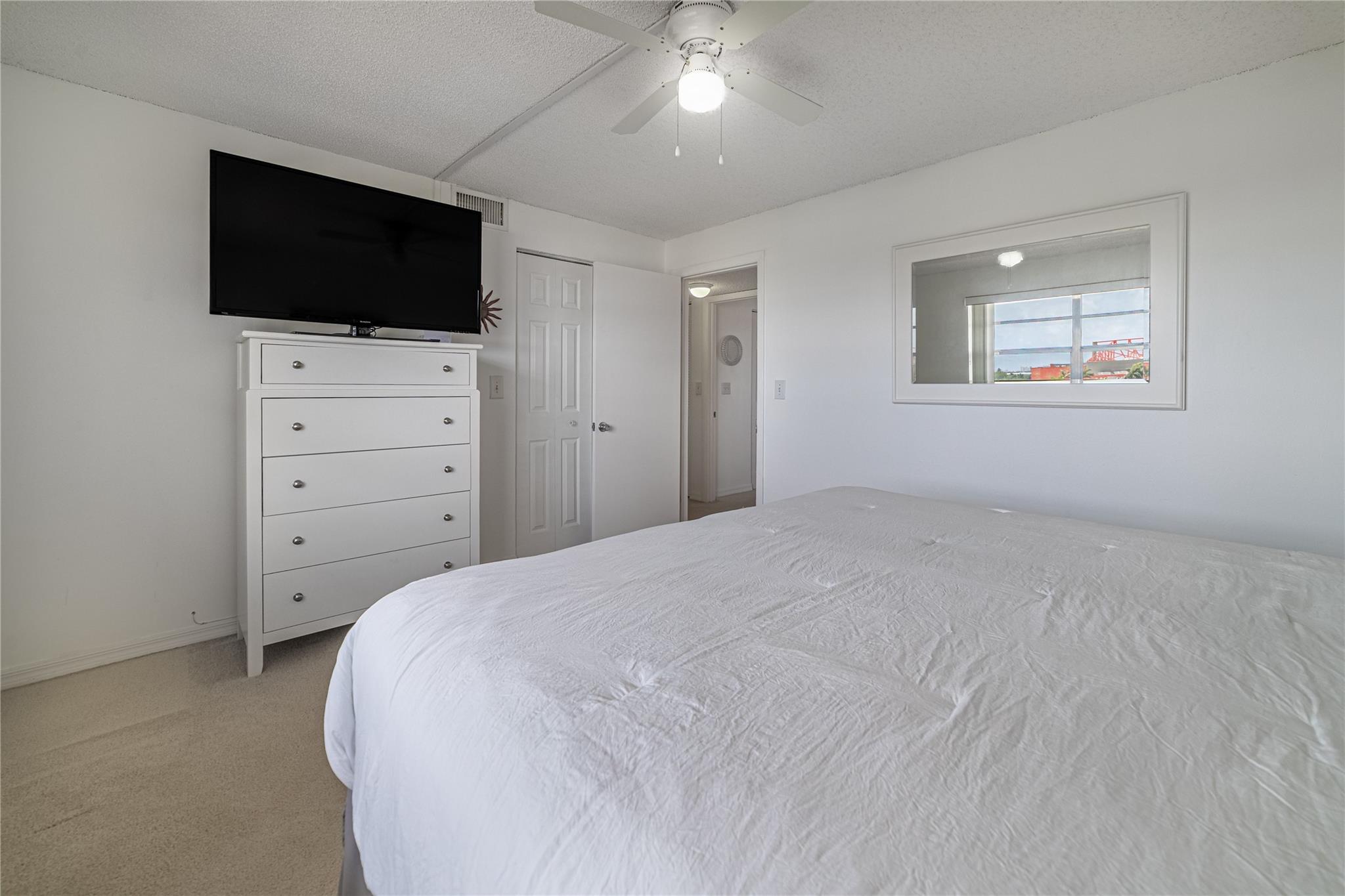 MEADOWBROOK LAKES - Residential