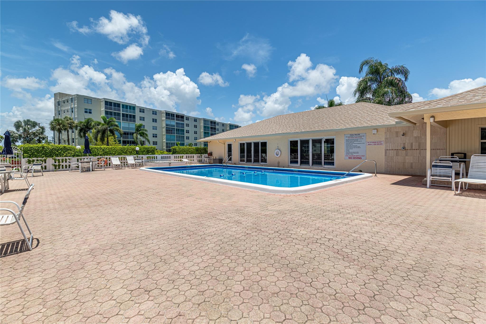 MEADOWBROOK LAKES - Residential