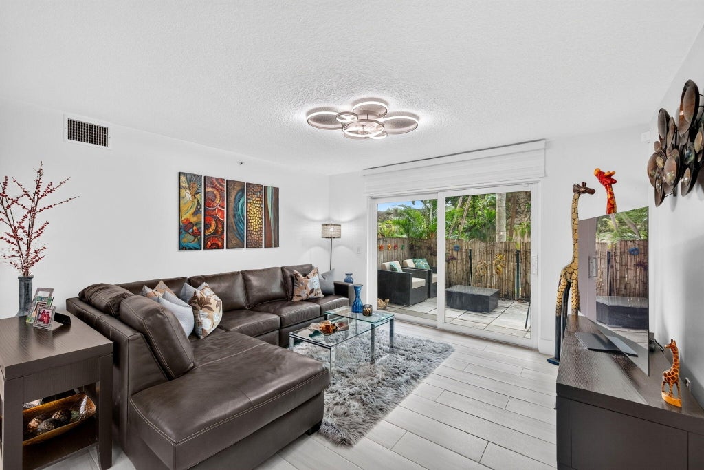 Photo of 2039 SE 10TH Avenue #512, Fort Lauderdale, FL 33316 (MLS # B26093397)