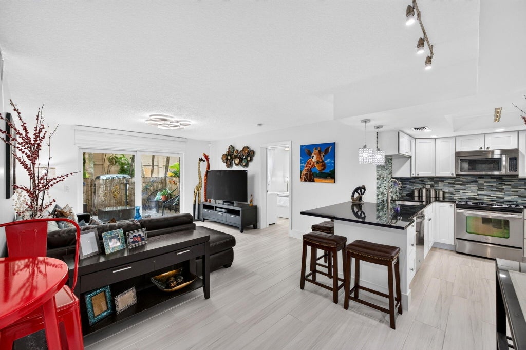 Photo of 2039 SE 10TH Avenue #512, Fort Lauderdale, FL 33316 (MLS # B26093397)