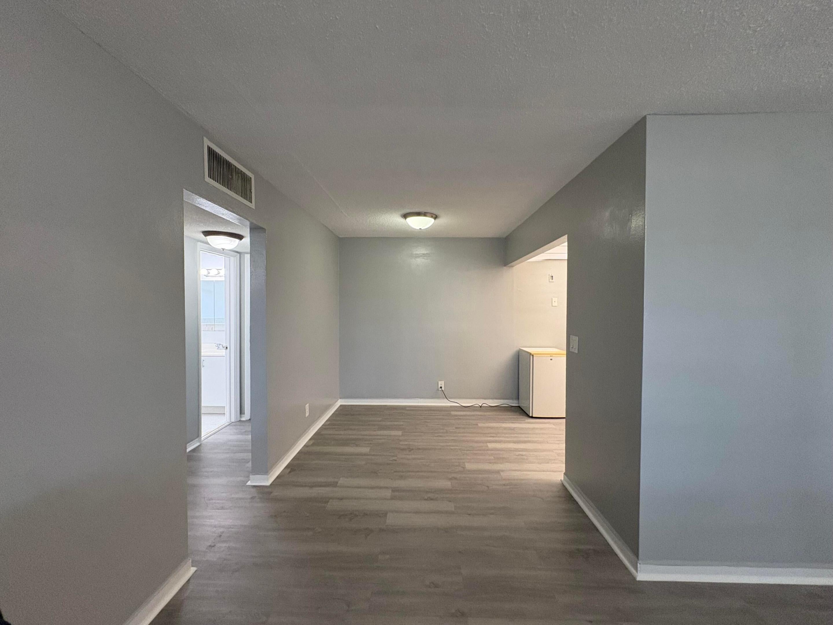 2031 DEWEY Street 101