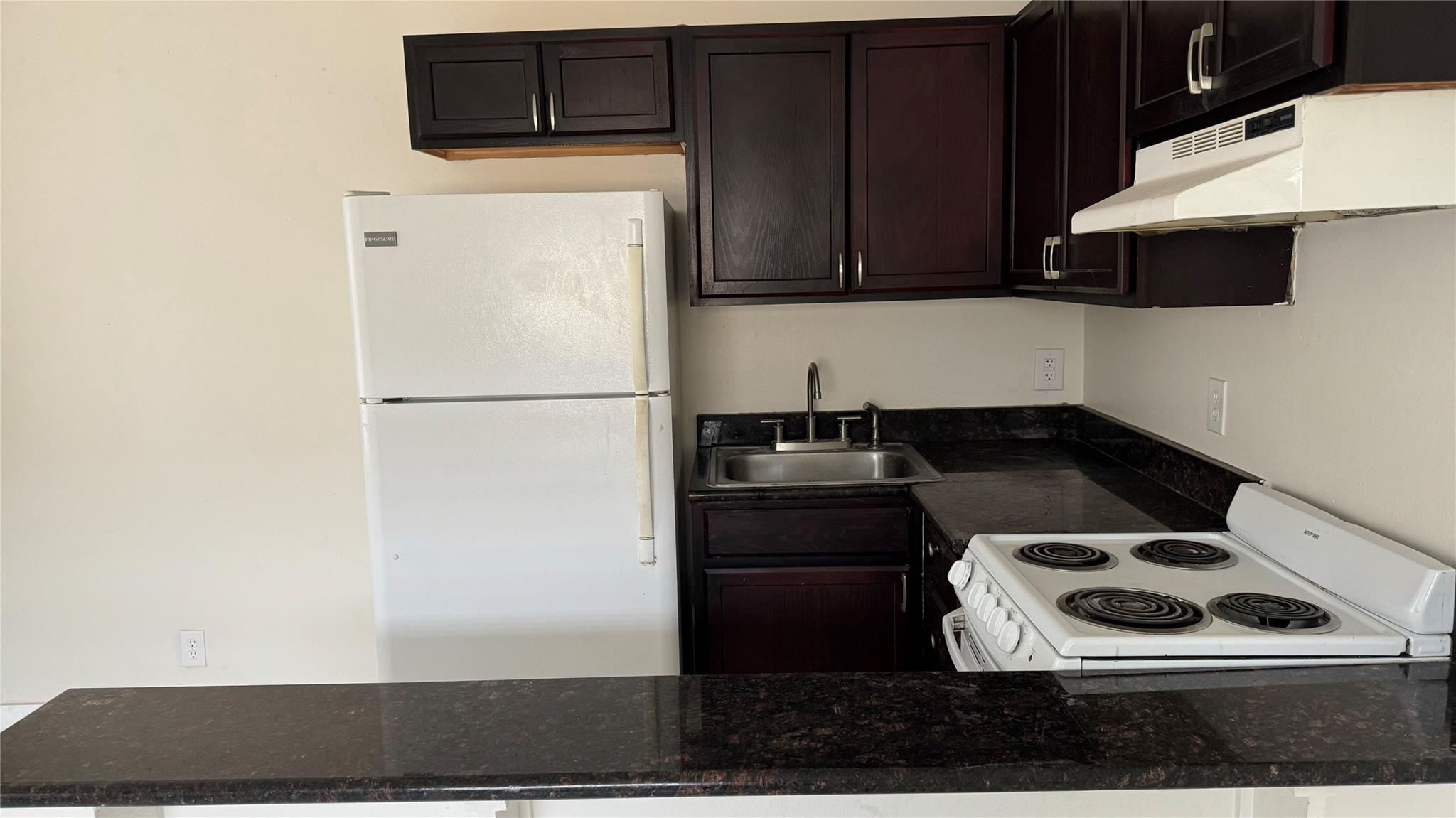 VILLAGE PARK AT OAKLAND C - Residential Lease