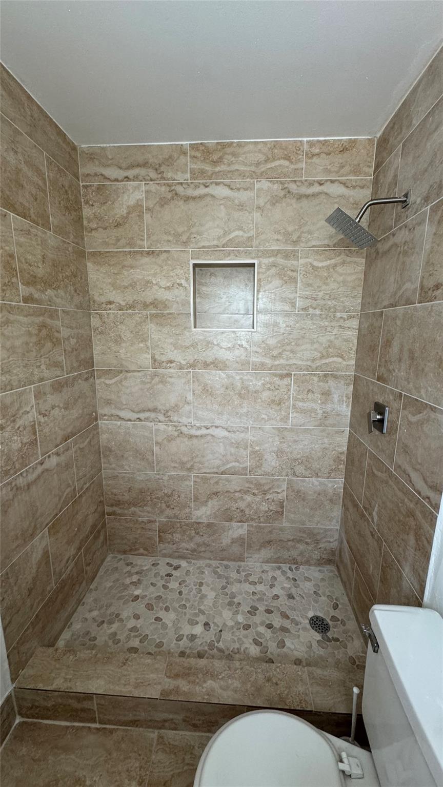 VILLAGE PARK AT OAKLAND C - Residential Lease
