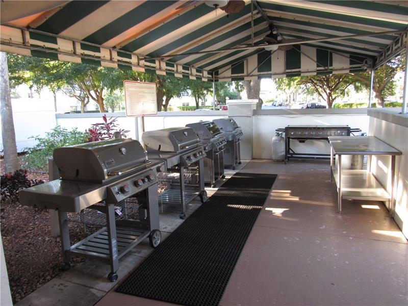 ASHBY D CONDO - Residential