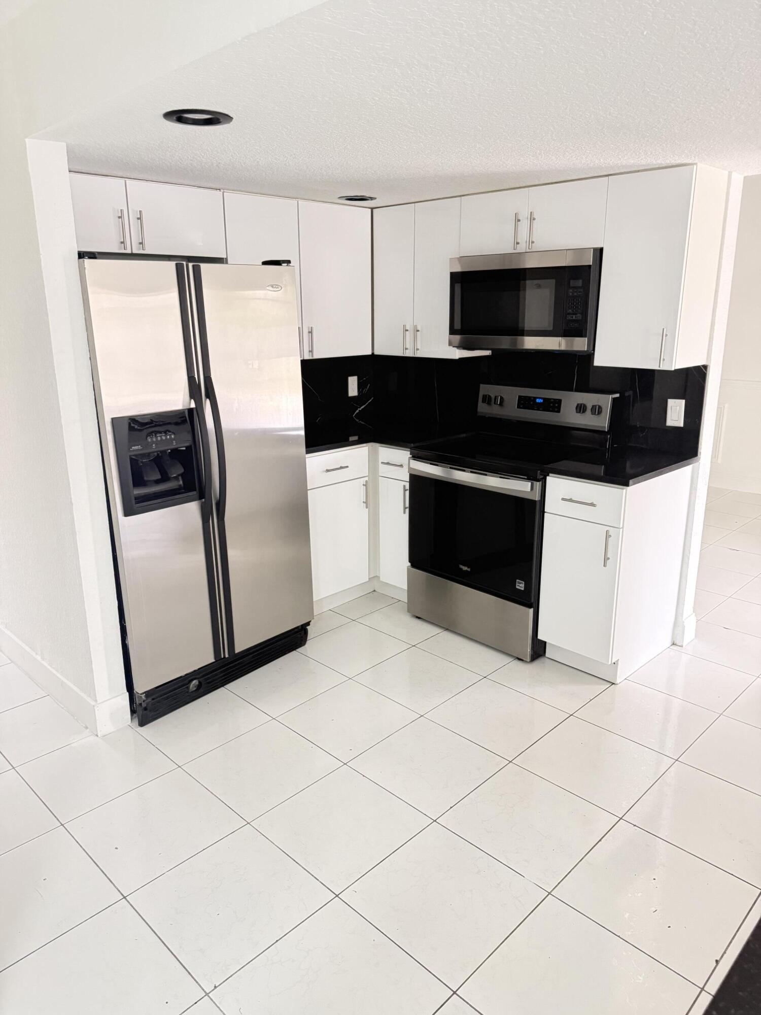 LA MANCHA 3 - Residential Lease