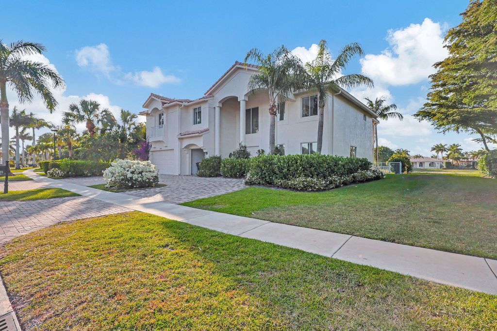 Photo of 11615 Paradise Cove Lane, Wellington, FL 33449 (MLS # B26033393)