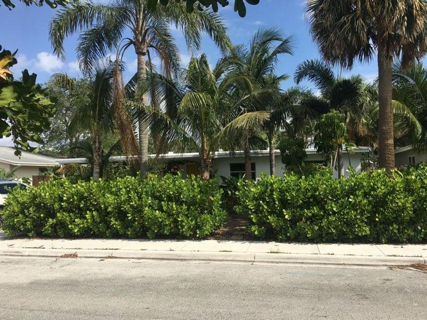 GET READY TO BE CHARMED!  DELIGHTFUL 3 BEDROOM 1 BATH FLORIDA HOME.  OPEN LAYOUT WITH FLORIDA ROOM AND INVITING BACK PATIO! TILE & LAMINATE FLOORS, 6X4' KITCHEN BAR W/COOK TOP, ALL APPLIANCES.  CHARMING YARD, WINDING PATHS, TROPICAL FOLIAGE INCLUDING BANANA, PAPAYA, PALM TREES, BAMBOO, PLUMERIA, BOUGANVILLA, FIRE PIT AND JACUZZI!