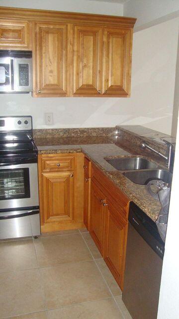 1515 Lake Crystal Drive H