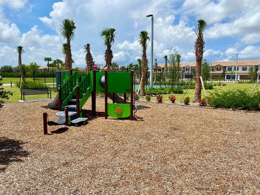 FIELDS AT GULFSTREAM POLO - Residential Lease