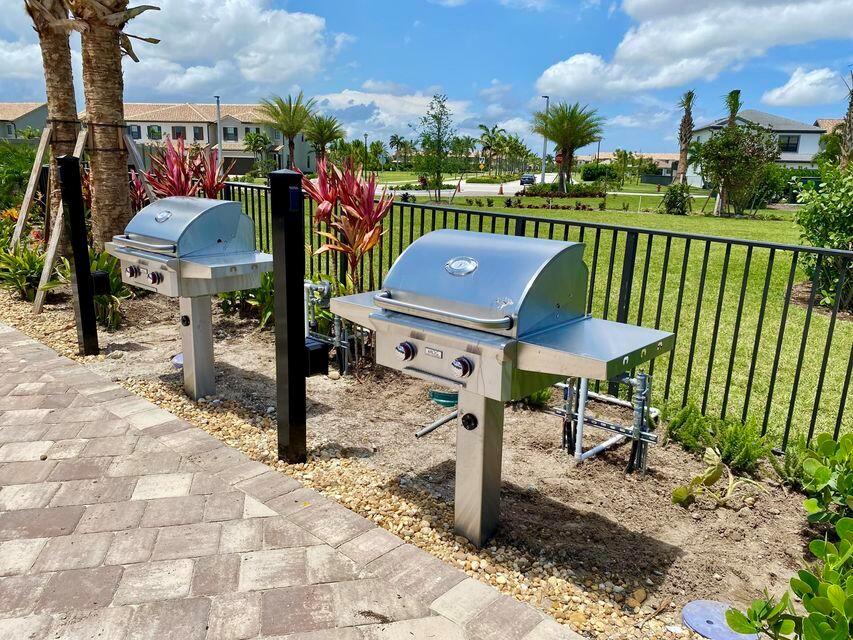 FIELDS AT GULFSTREAM POLO - Residential Lease