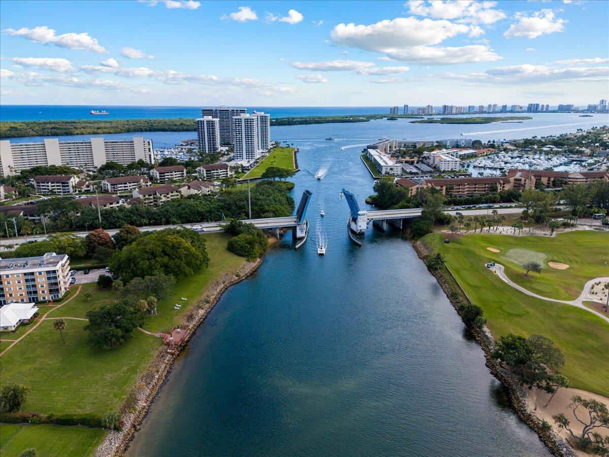 300 Golfview Road 304