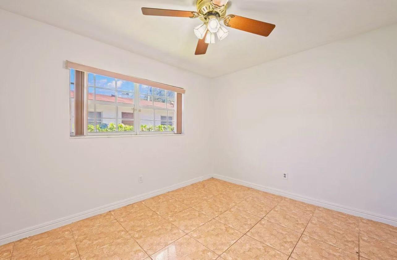 HOLLYWOOD BEACH GARDENS - Residential Lease