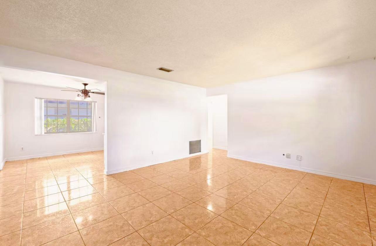 HOLLYWOOD BEACH GARDENS - Residential Lease