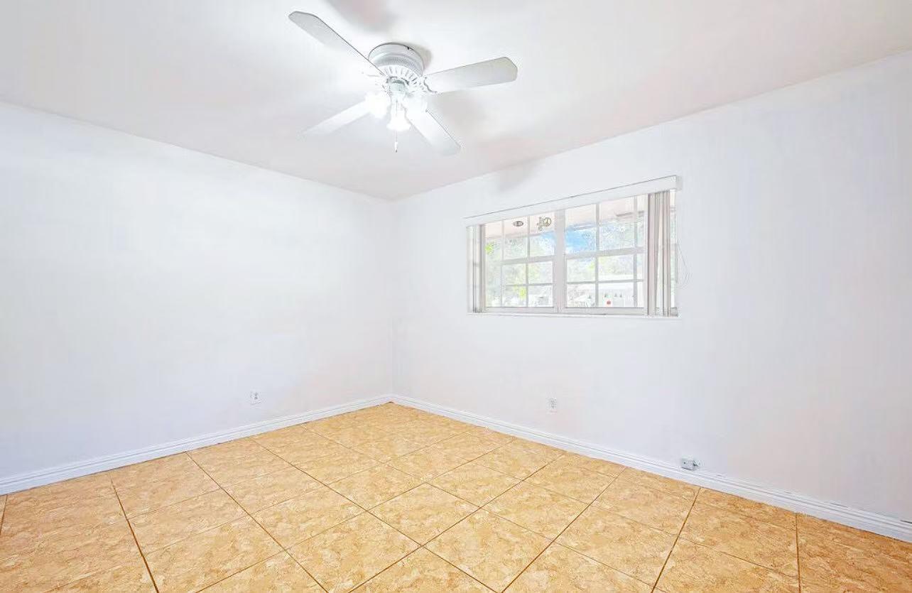 HOLLYWOOD BEACH GARDENS - Residential Lease