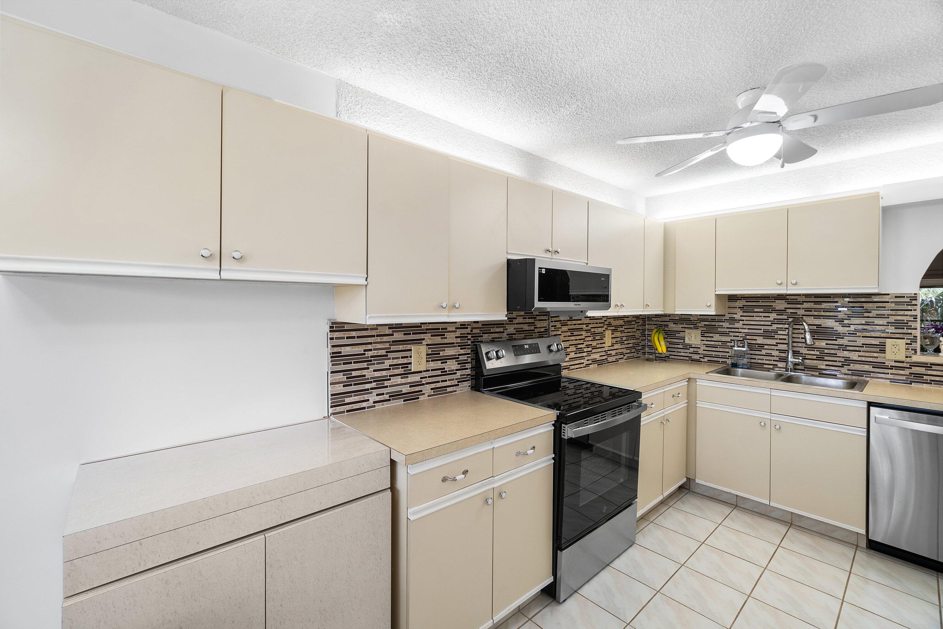 BANYAN SPRINGS - Residential Lease