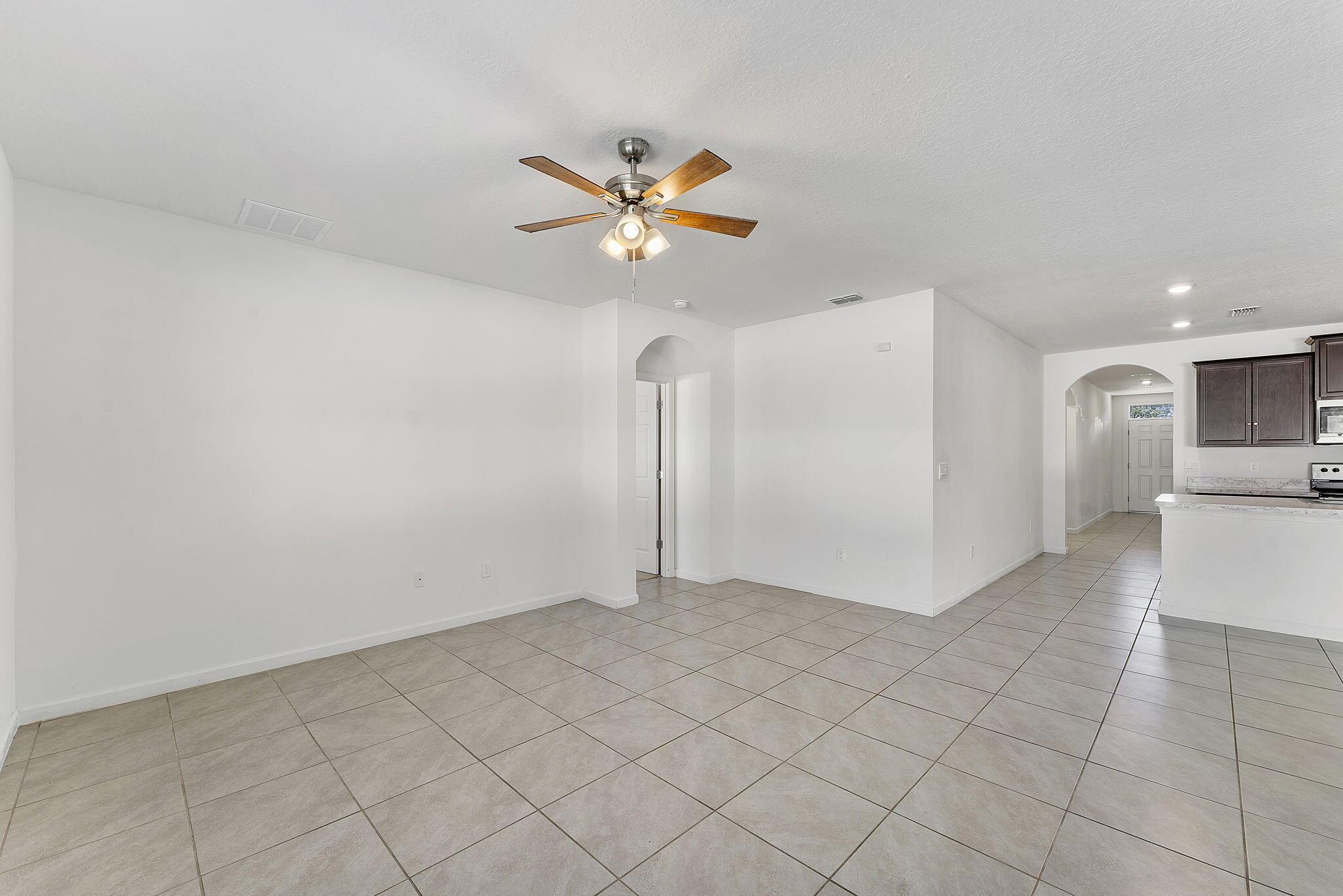 PORT ST LUCIE SECTION 18 - Residential Lease