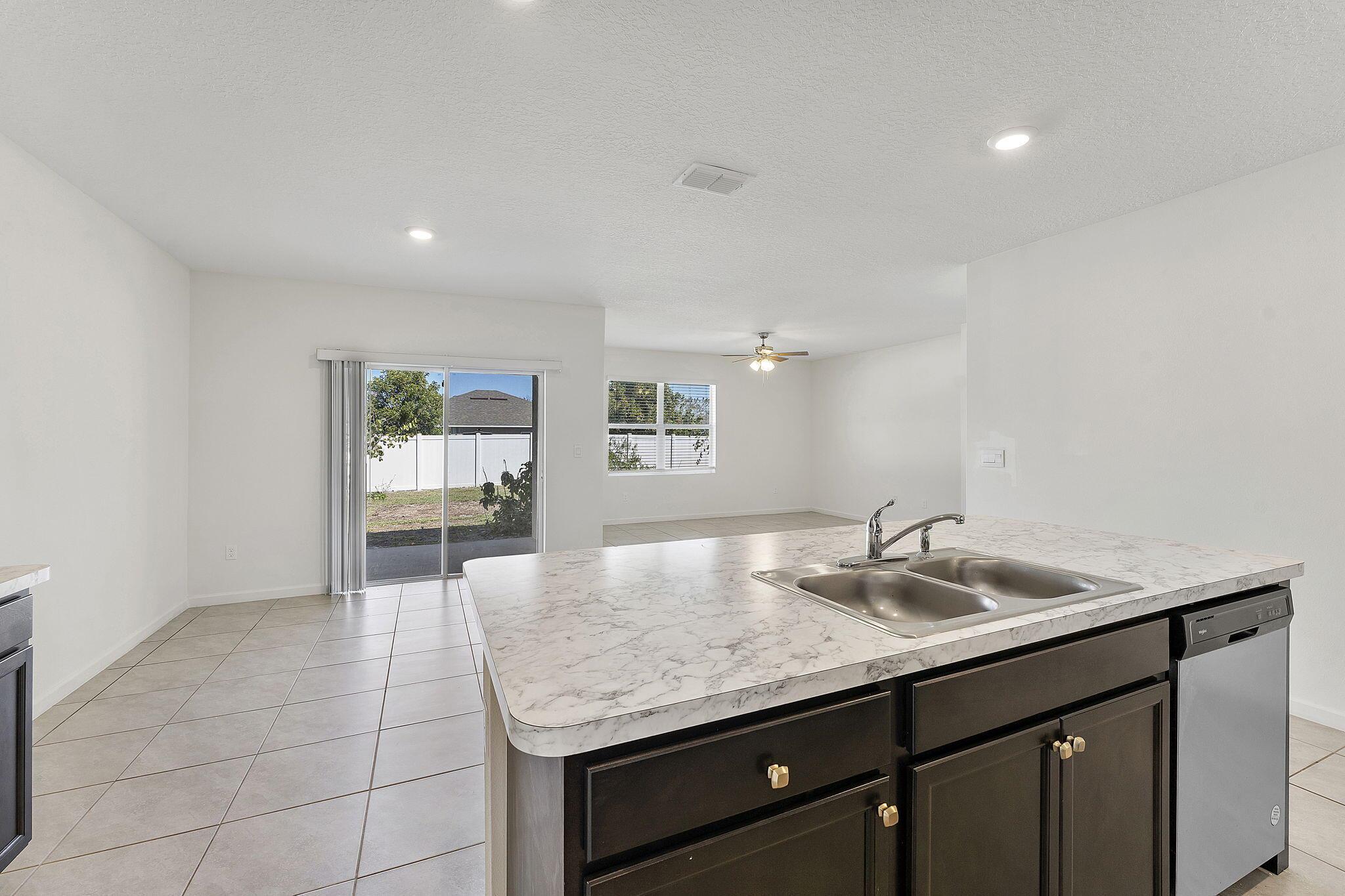 PORT ST LUCIE SECTION 18 - Residential Lease