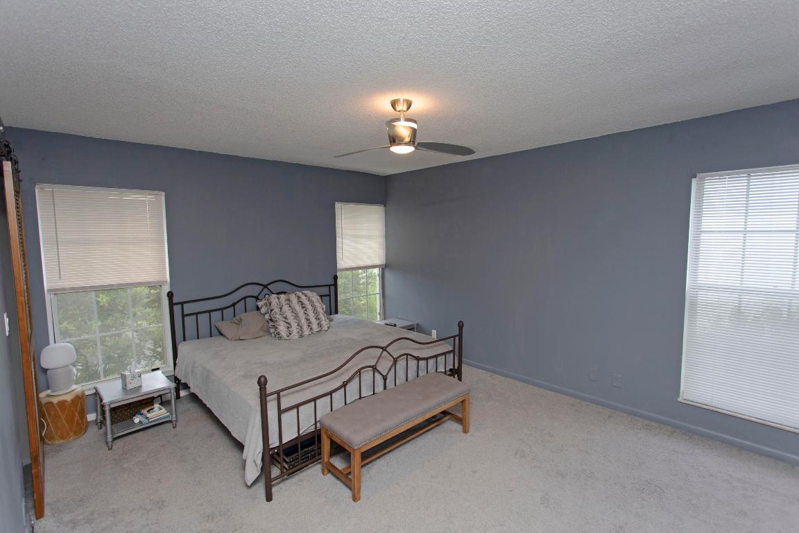 LAKES OF WOODHAVEN II COND - Residential