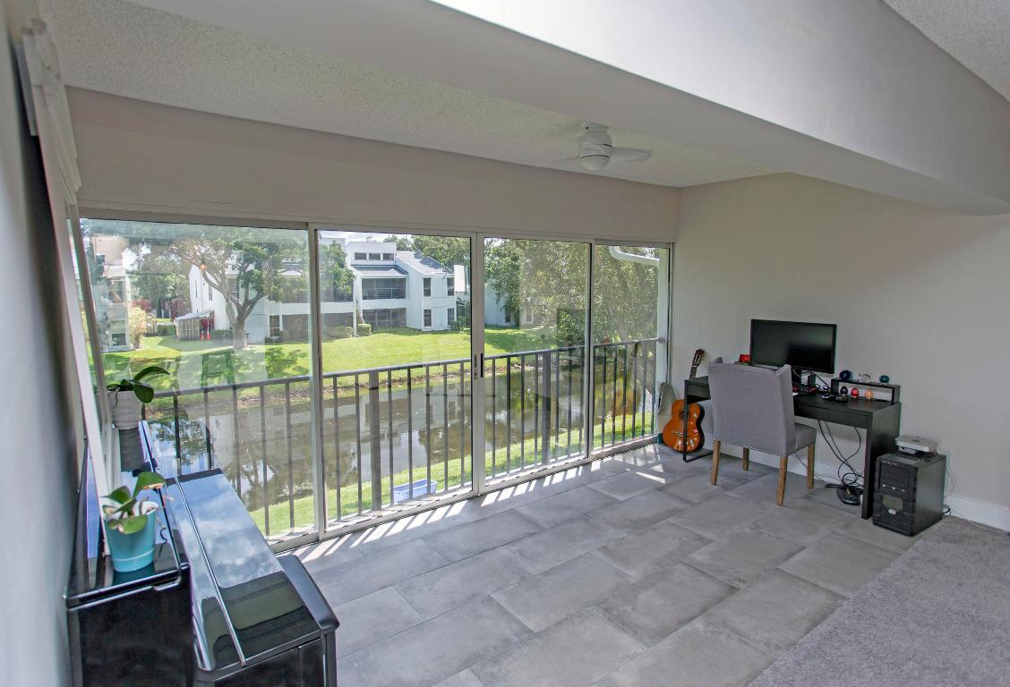 LAKES OF WOODHAVEN II COND - Residential