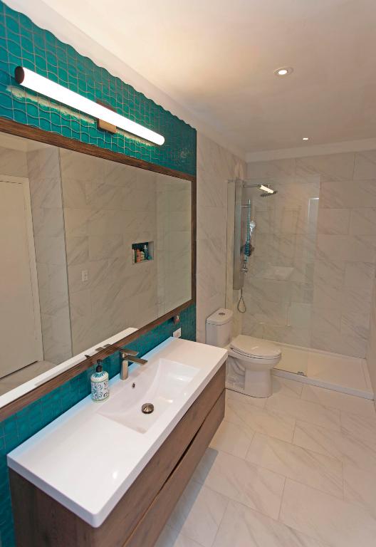 LAKES OF WOODHAVEN II COND - Residential