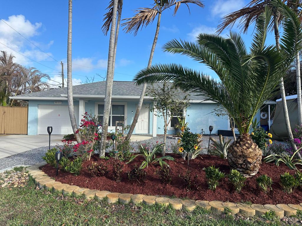 Photo of 8171 SE Evergreen Street, Hobe Sound, FL 33455 (MLS # R11161485)