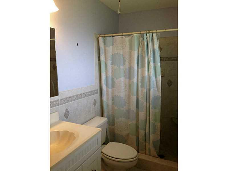 MAINLANDS 10 - Residential