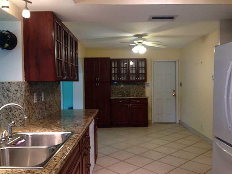 MAINLANDS 10 - Residential