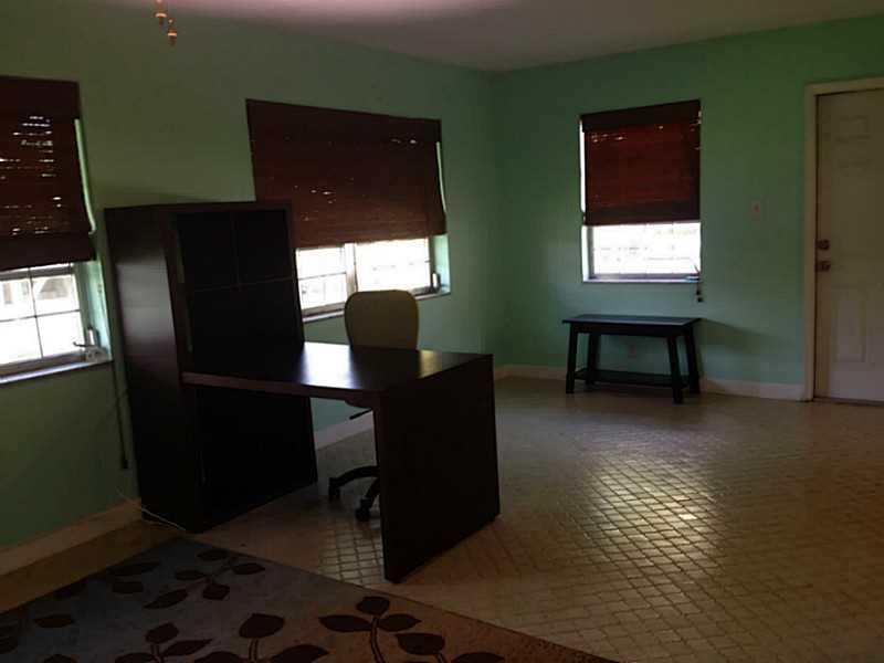 MAINLANDS 10 - Residential