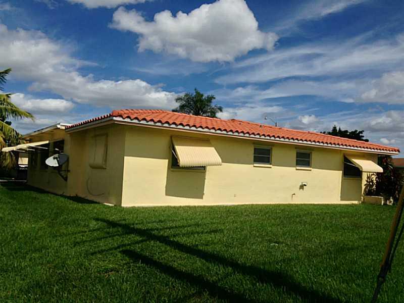 MAINLANDS 10 - Residential