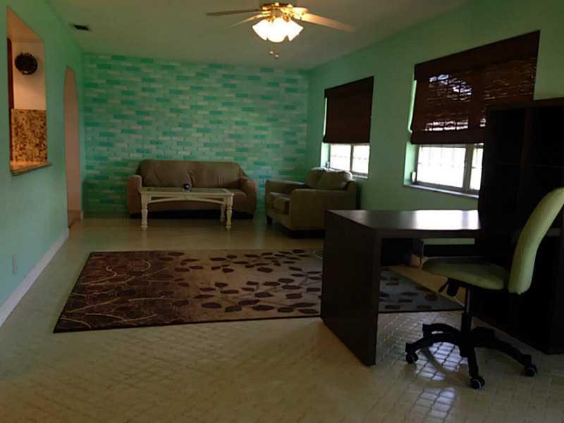 MAINLANDS 10 - Residential