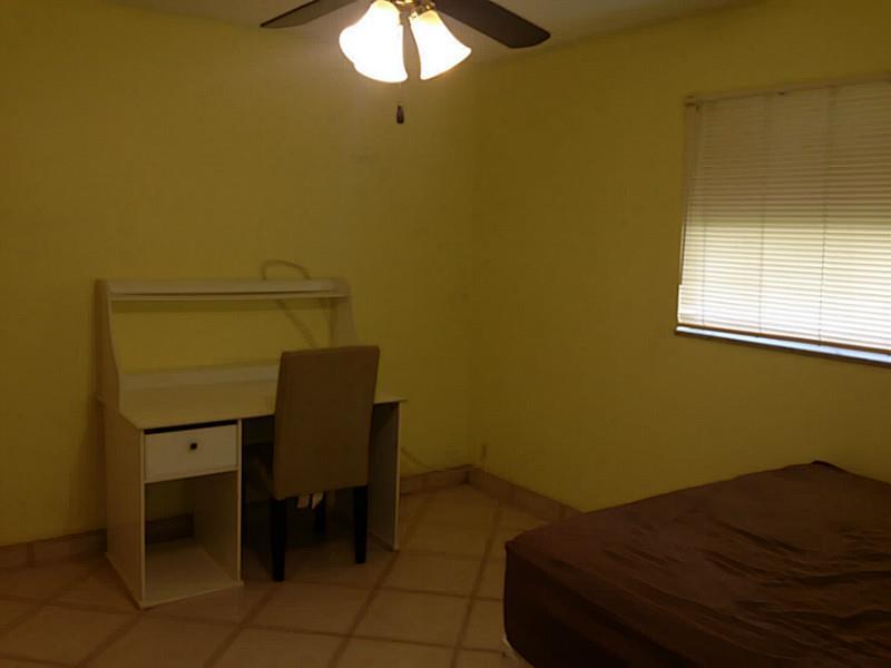 MAINLANDS 10 - Residential