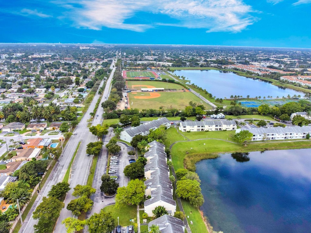 Summer Lakes Condo - Residential