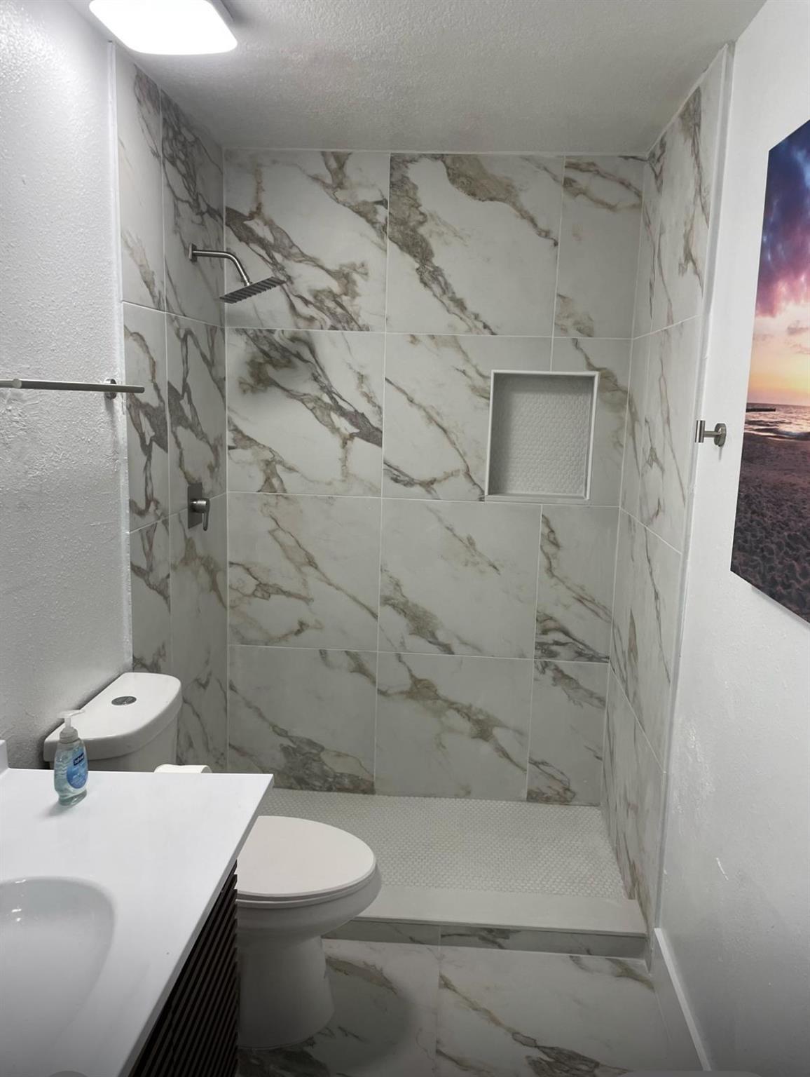 Summer Lakes Condo - Residential